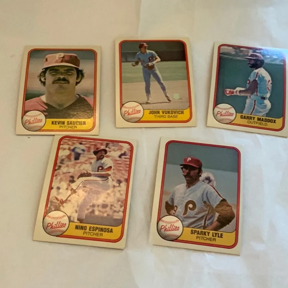 Bundle of Baseball Cards Lot 29**